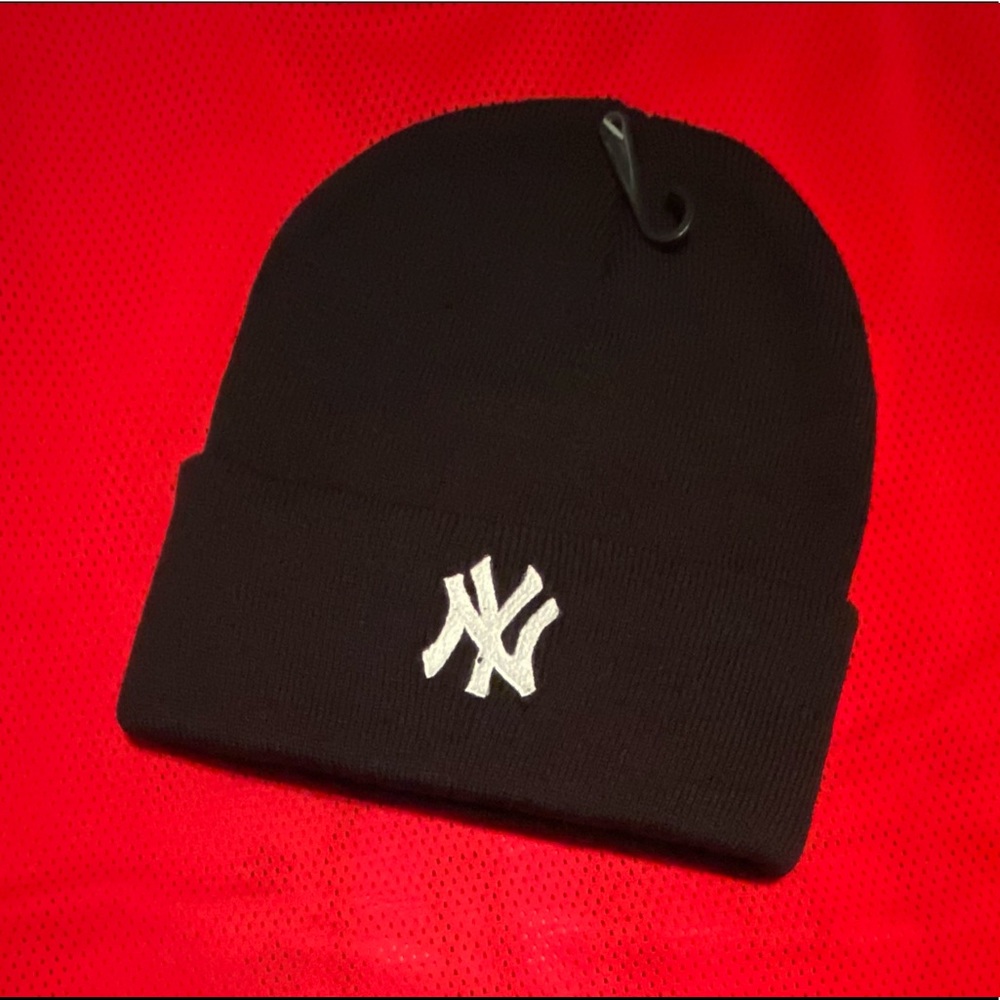 Mens NY Yankees Beanie Ribbed Knit Hat with Cuff